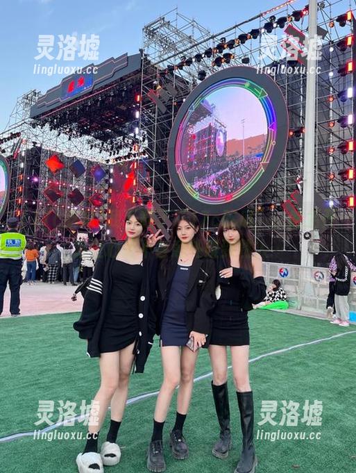 我下载了“17c吃瓜”，然后开始担心会不会意外碰到熟人…