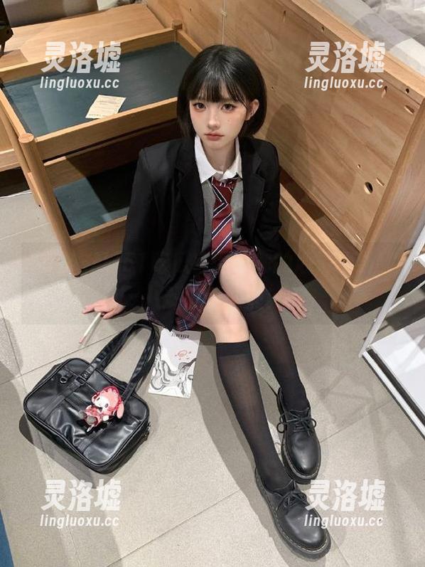 51吃瓜官网，你的心情驾到，八卦波涛汹涌！