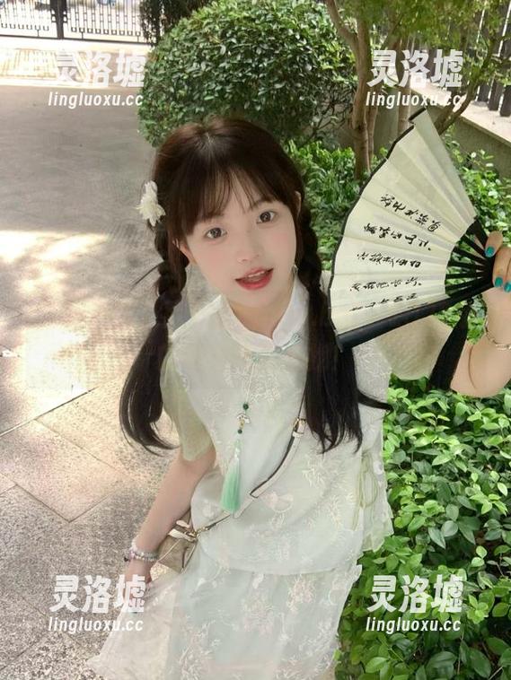 哈，网页上的hlw.bet，2025版的惊喜等你来找！