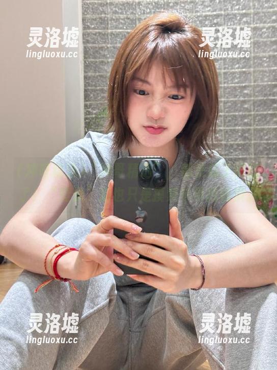 “冲哥精选”，都快成了闹剧了！“登录”后也只是摸索中寻找线索。