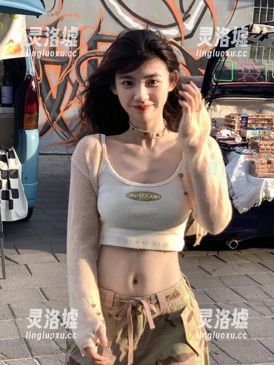 发布一条吃瓜头条，剩下的就是让大家忙着合租脑洞了