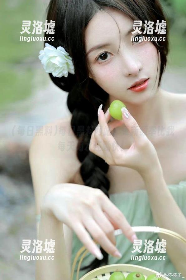 每日黑料网站，更新频率比我每天喝水还勤快！