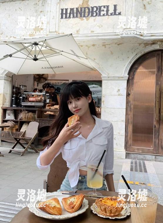 观看zztt30net黑料不打烊，感觉我的关注点怎么总是放错地方了呢...