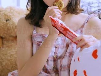 抖音网红真的是无底线，黑料吃瓜网站地址在哪儿？我等着吃瓜！