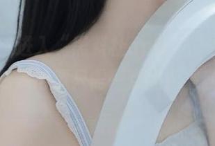 进入“黑料社app”，保证永不迷路，热辣话题只需一点点观看就被圈粉。