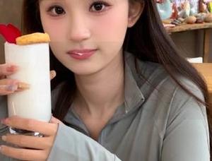 观看黑料社区官网，准备好捧把瓜，慢慢消化？