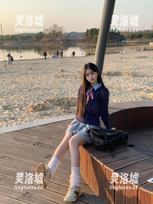 被网页强吻了！黑料社区在线撩动你的八卦心！