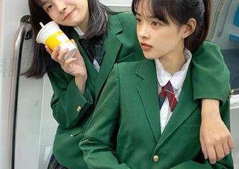 黑料网最新在线视频：看到人家，心里感觉像过山车！